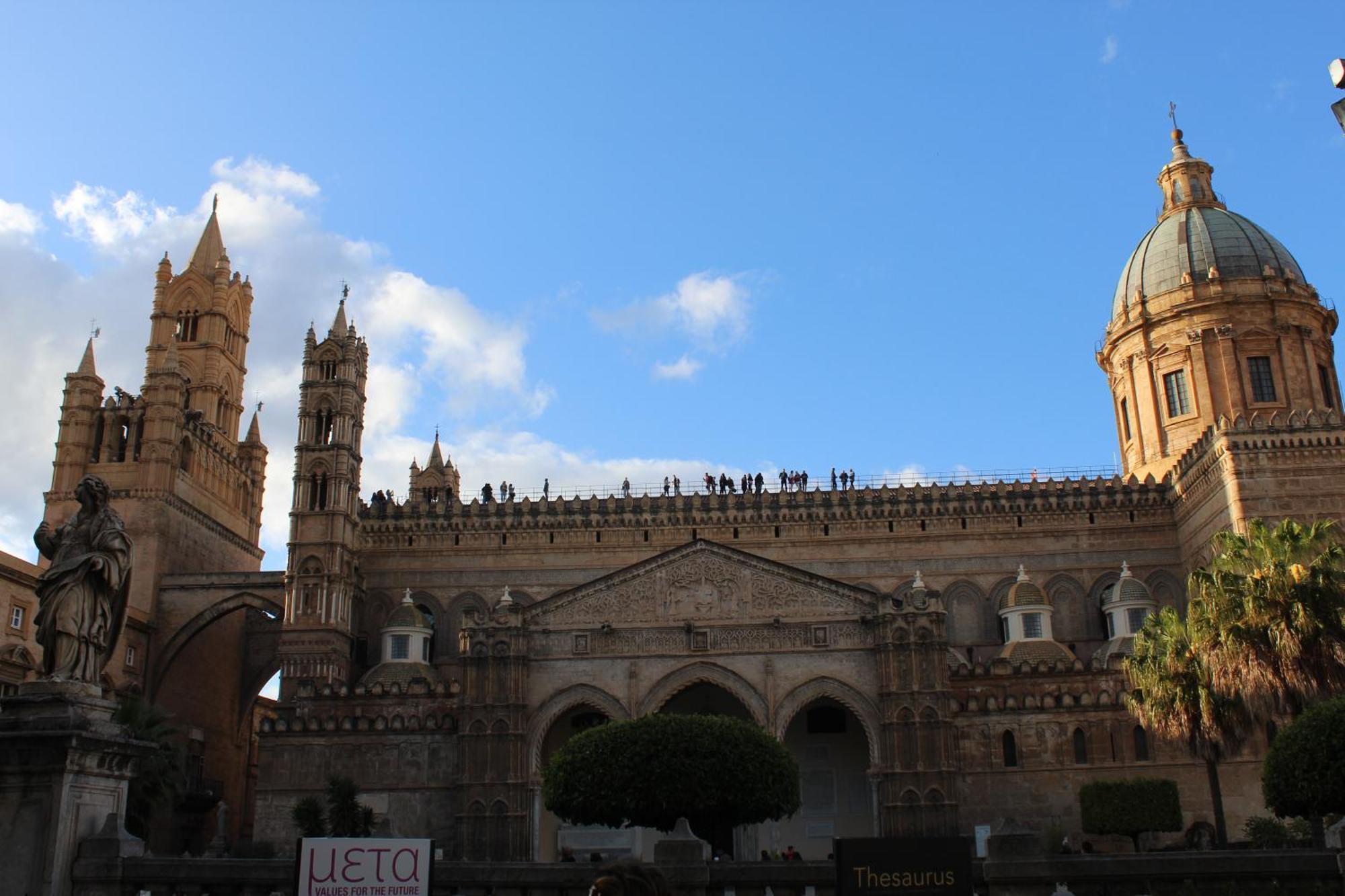 La Siciliana-Di Fronte La Cattedrale Villa - Palermo — Foto’s 2